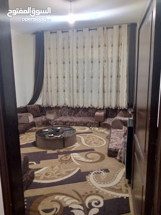 منزل للبيع في مادبا الحي الشرقي