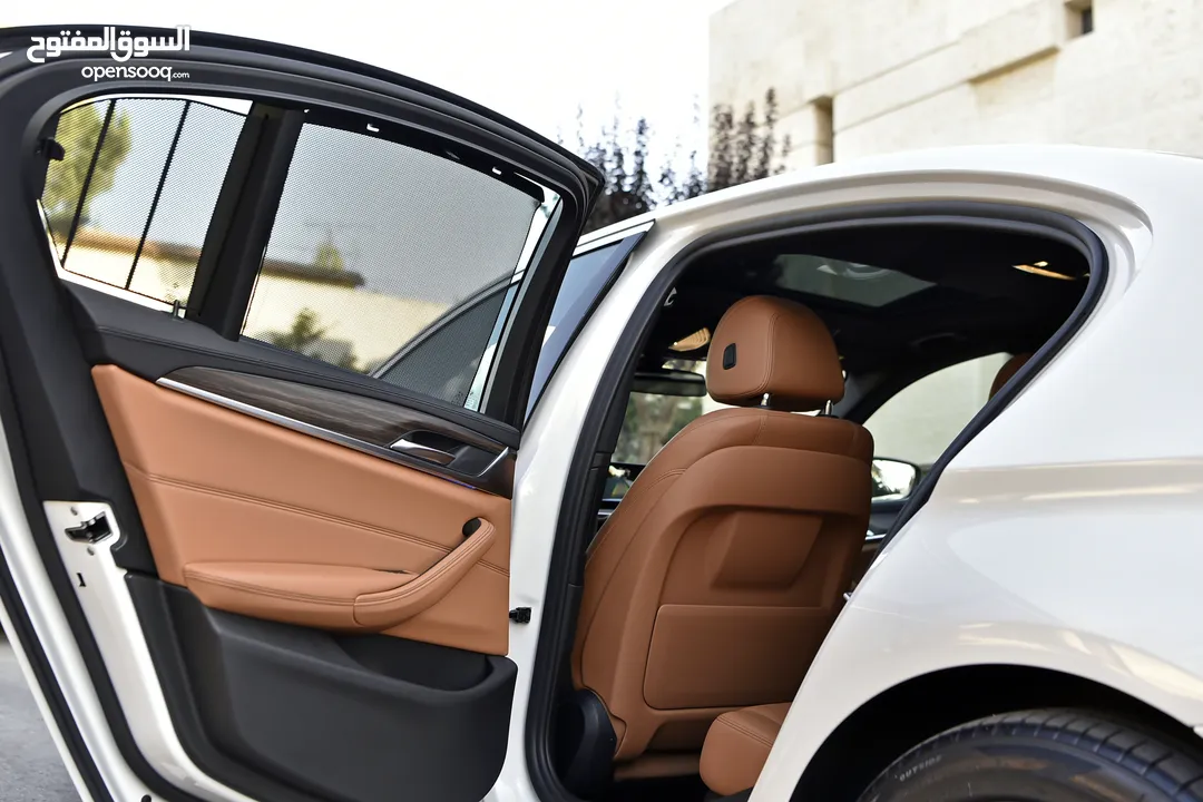بي ام دبليو الفئة الخامسة بلج ان هايبرد 2019 BMW 530e Plug In Hybrid