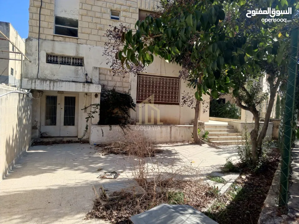 عمارة للبيع من أربع طوابق في موقع مميز في ضاحية الرشيد بسعر مميز  للاستثمار أو للسكن / ref 9428