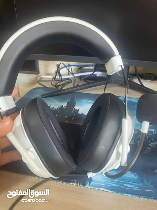 سماعات بحالة جيدة نوع Razer black shark v2x وسعر 30 قابل للمفاوضة