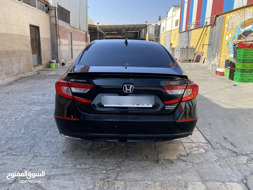هوندا اكورد تورنج مواصفات خاصة موديل 2019 بحاله الوكاله المسافه المقطوعه 72 الف كيلو