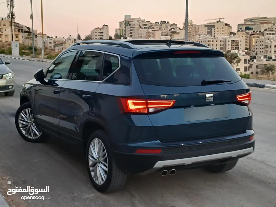 Seat 2021 لون مميز عفش جلد و قماش
