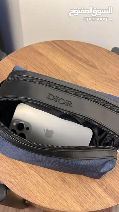 شنطه يد ديور اصليه للشباب والبنات dior origenal unisix handbag
