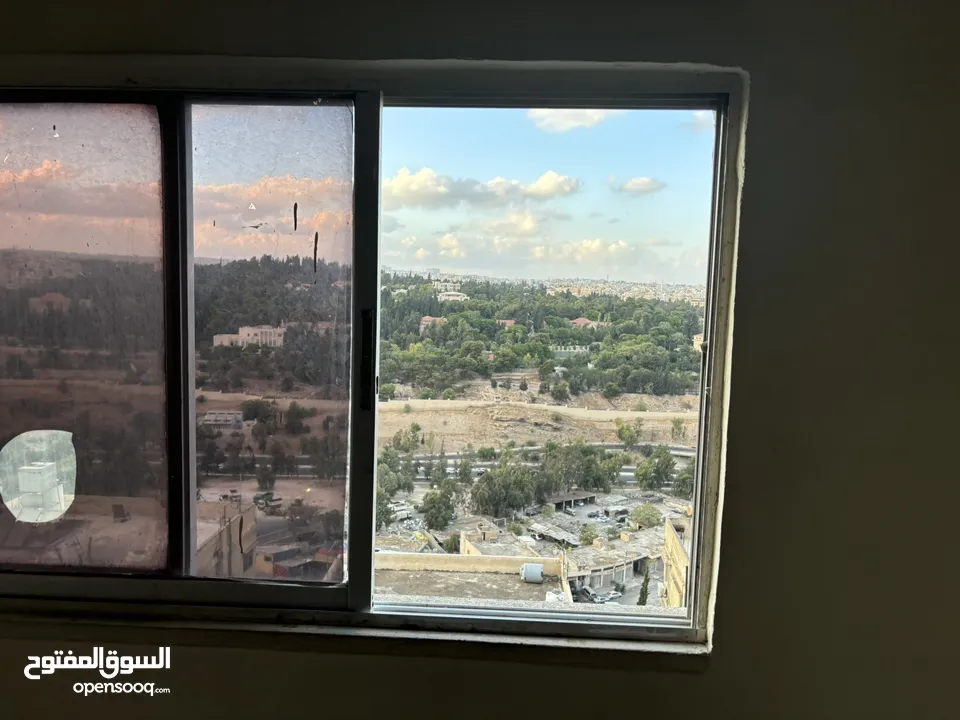 شقة ذات إطلالة بانورامية للإيجار في جبل التاج