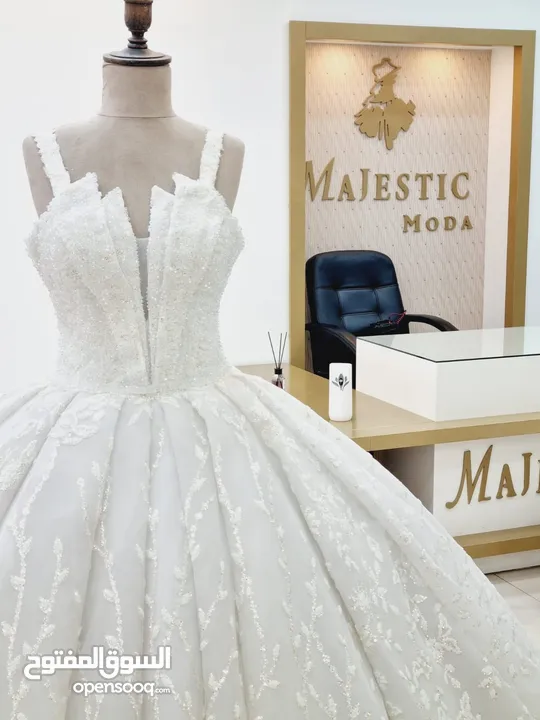 مطلوب شريك/شريكة لمحل فساتين زفاف وسواريه في  مناطقة بيتونيا