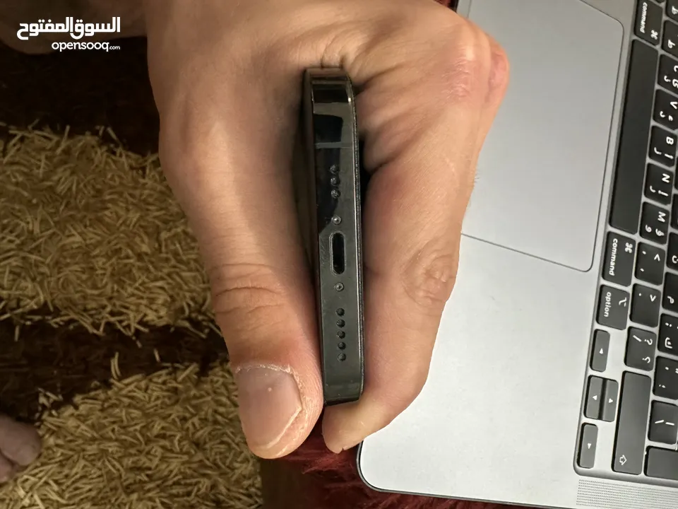ايفون 14 pro لون اسون ما شاء الله ولا خدش > 128 جيجا + 3 كفرات نوعيه اصليه  سبب البيع فقط للتحديث