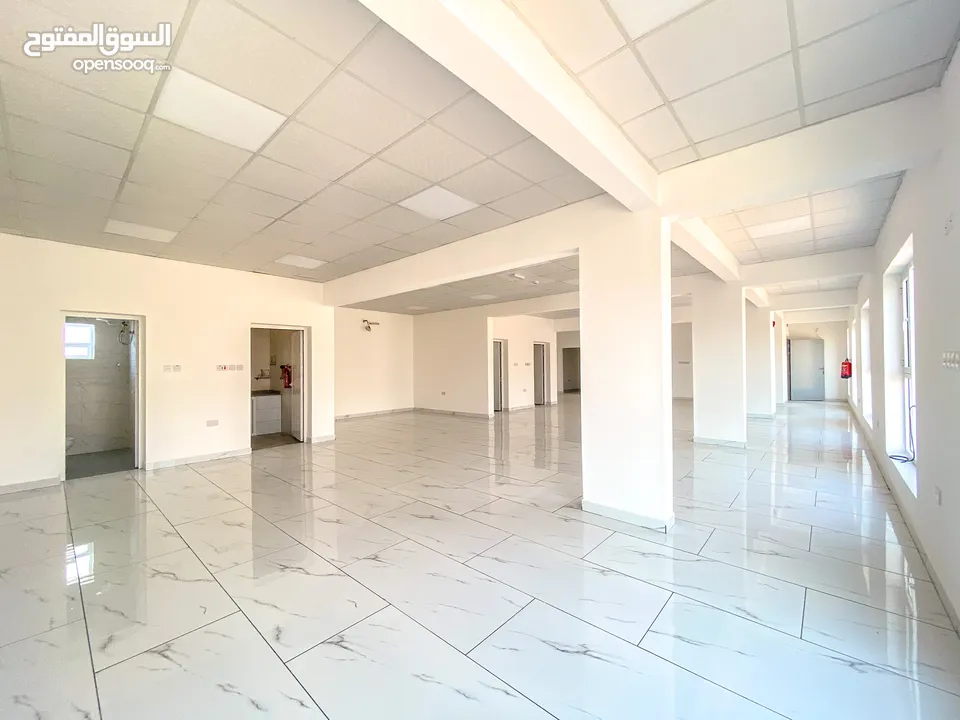 3 Floor Building in Misfah for Rent "Showroom, Offices & Storeبناية في المسفاء، ثلاث طوابق للايجار