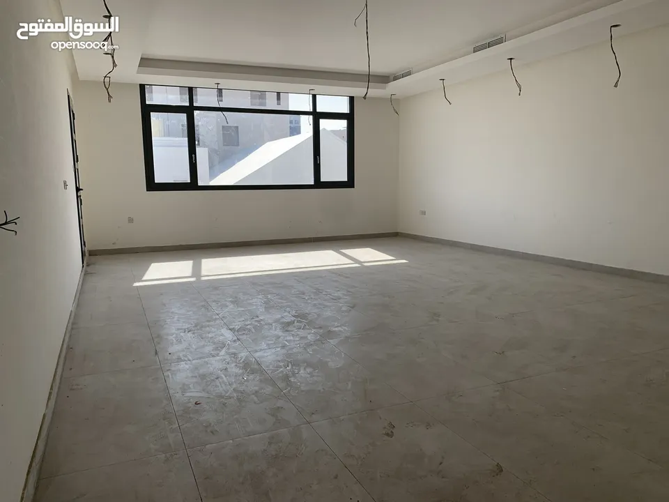A Barnand new floor in Salmia 4rent