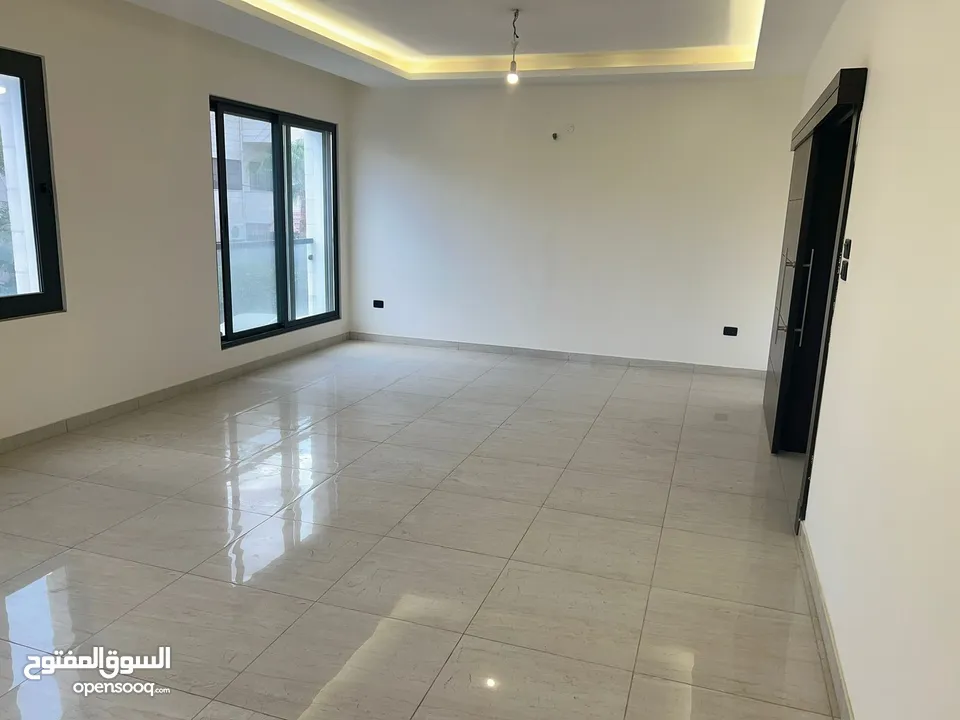 شقة فاخرة للبيع في عمان- ام السماق