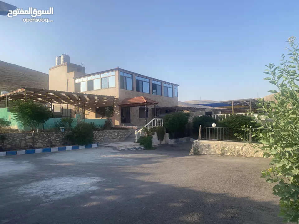 مزرعة- ابو احمد البلوطي مزرعة مع إطلالة خلابة من ثلاث جهات ، ملائمه لجميع المناسبات والحفلات
