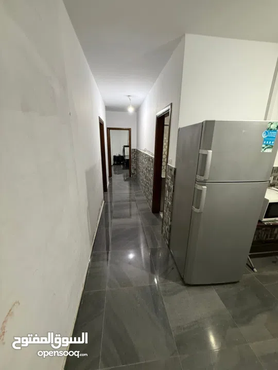 شقه نظام استوديو مفروش للايجار في الطيرة خلف مطعم لازورد الايجار دون وسيط