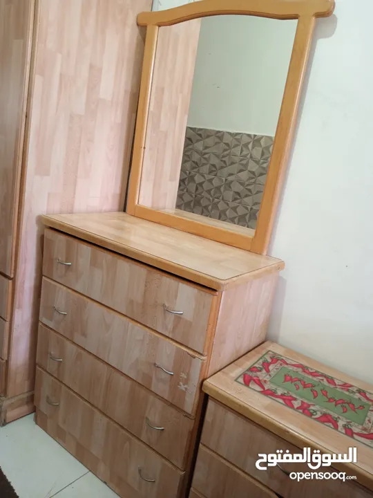 خزانة واسرّة للبيع