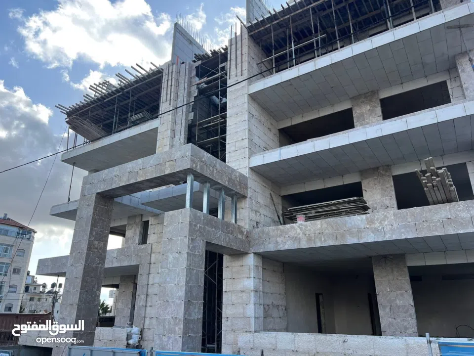 شقه للبيع مع حديقه في المصيون