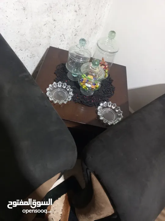 طقم كنب مع طاولات