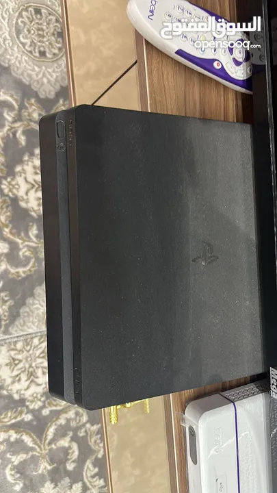 بلايستيشن 4 مستعمل بس نظيف ومحافظ عليه