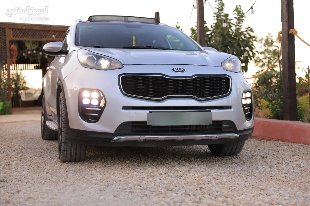 كيا سبورتج جتي لاين 2016ماتور2000ديزل فلل اضافات مع فتحة سقف بنوراما  بسعر حررررق كاش دهان شركة