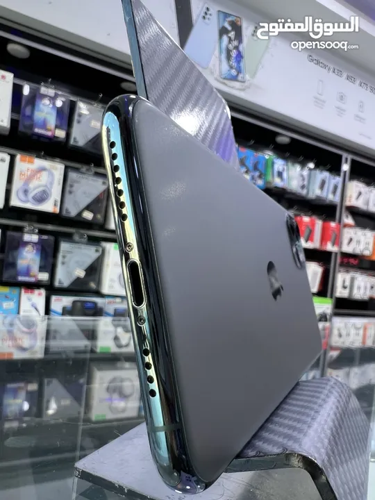 Used iPhone 11 Pro Max (256) GB  ايفون 11 برو ماكس مستعمل بحالة ممتازة  غير مفتوح او مبدل اي قطع ابد