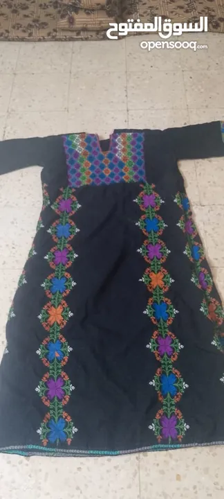 ثياب تطريز يدوي