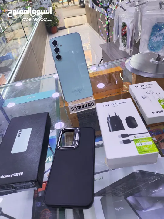 المكتسح Samsung S23 FE 5G جيجا 256 رام 16 معه الكرتونه وا بكج هدية متوفر توصيل  عربي شرق اوسط