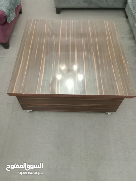 طاولة خشب نوع تركي مستنمل بحالة جيدة   تفتح الطاولة لتصبح بطول مضاعف   الطول 180   العرض 90