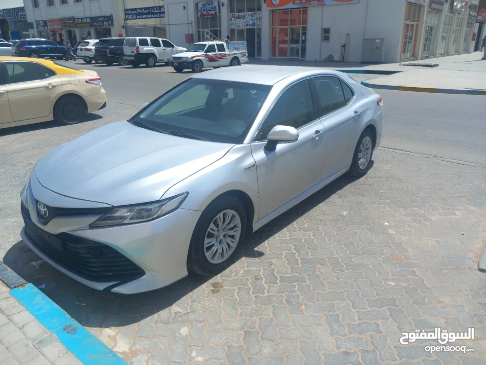 Toyota camry 2018 hybrid for sall