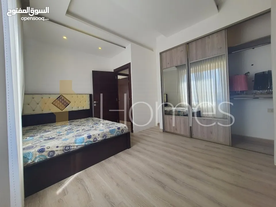 شقة باطلالة عالية للبيع في رجم عميش بمساحة بناء 270م