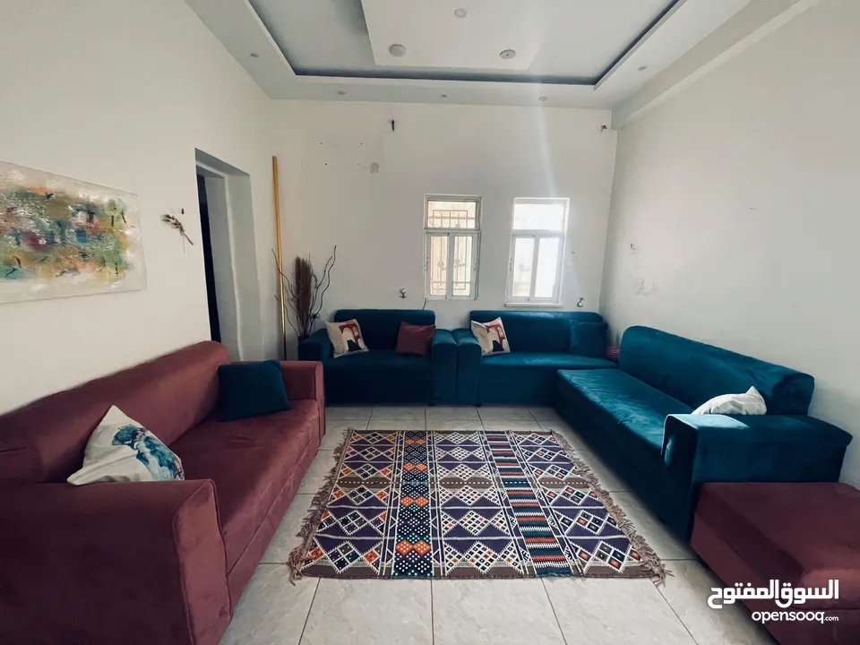 طقم كنب 9 مقاعد +بفه  بحاله ممتازه