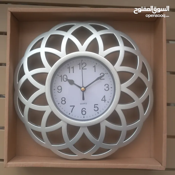 ساعات حائط للبيع