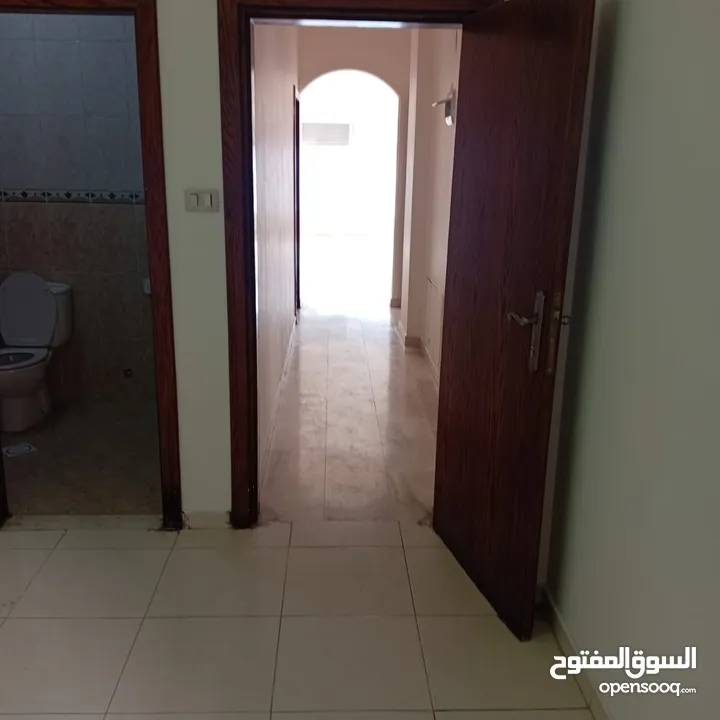 ام السماق / شقه فارغه للايجار/ باجره 400 دينار امكانيه الدفع شهري