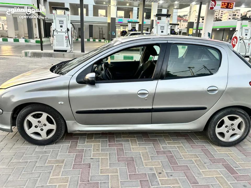 بيجو موديل 2006  206