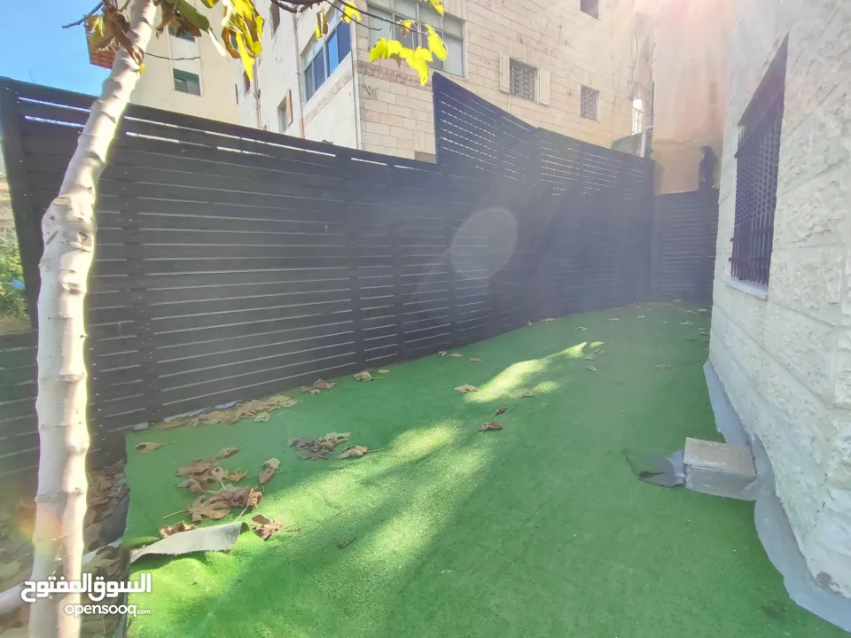 شقة مع حديييقة للايجار في عين مصباح