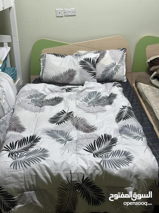 سرير للبيع، متوفر 2 منه bed for sale, I have 2