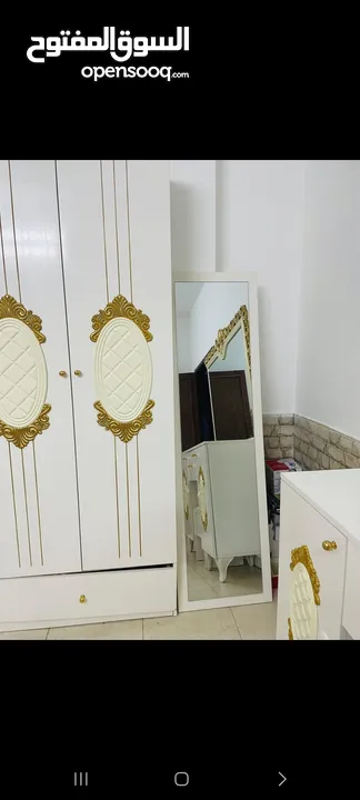 غرفة نوم دهان شبه جديدة