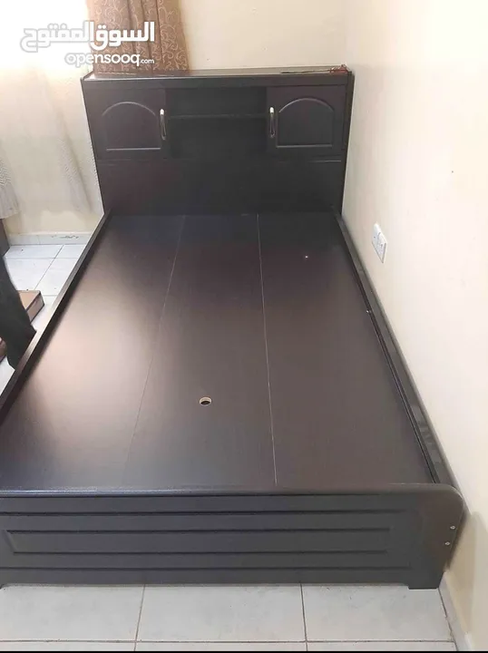 Hi everyone I selling TV stand good quality available