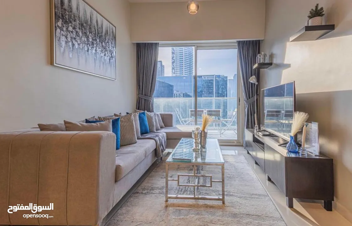 تملك غرفتين وصاله جاهزه للسكن علي القناه المائيه في أفضل المناطق طلبا في دبي