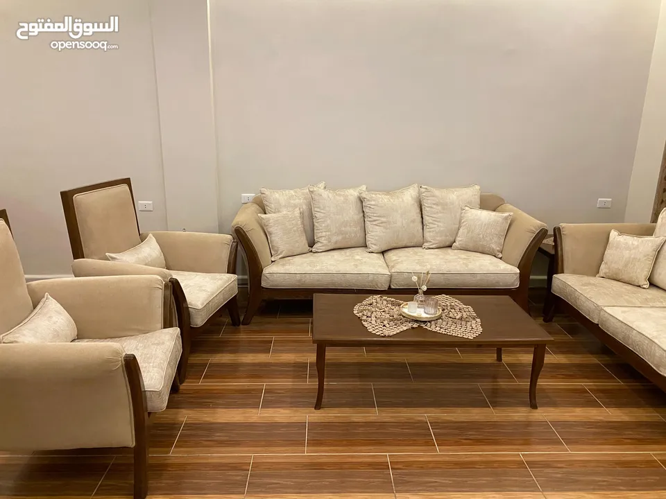 كنبايات و ديوانيات تن-جيد و تفصيل و جلسات و أطقم كنب تواصي