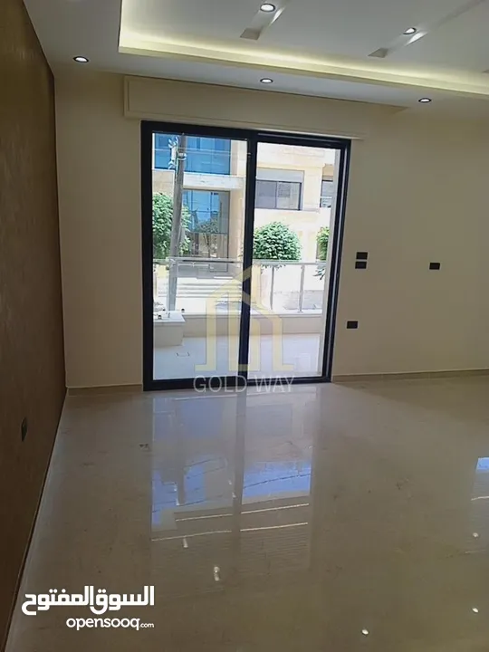 شقة مميزة للبيع طابق أول 290م في أجمل مناطق دير غبار/ ref 7012