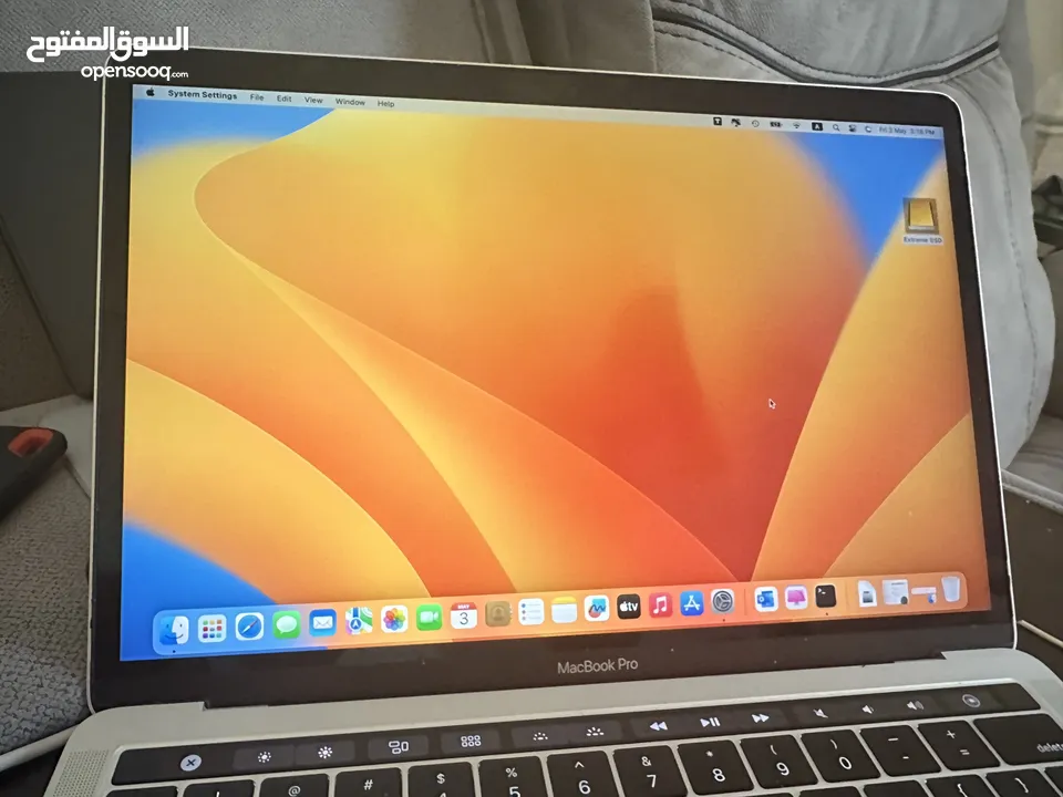 MacBook pro 2017 512 GB and 16 GB Ram with touch bar