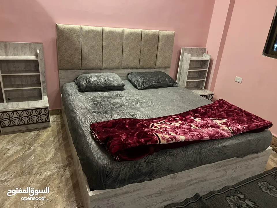 شقه مفروشه للابجار الزرقاء الجديده