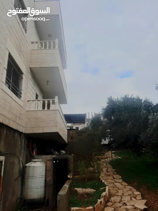 منزل على قطعة أرض 2 دونوم ، لمعرفة السعر الرجاء التواصل على الرقم في الوصف