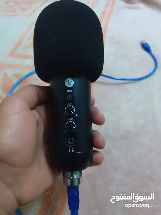 مايكرفون نقي جداً