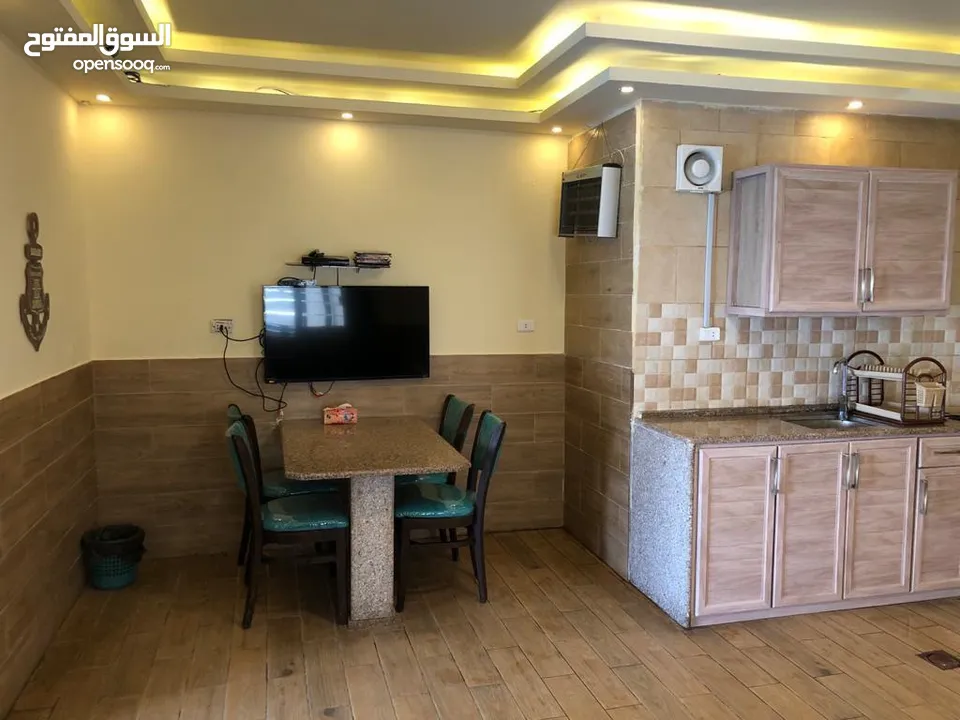 فيلا مفروشه  للايجار في البحر الميت شارع الفنادقمع بركه مدفيه