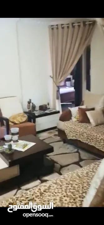 شقة بمساحة 170 متر مربع في الطيرة جهة دوار نبيل عمر سعر ع الكاش 135 الف دولار فقط