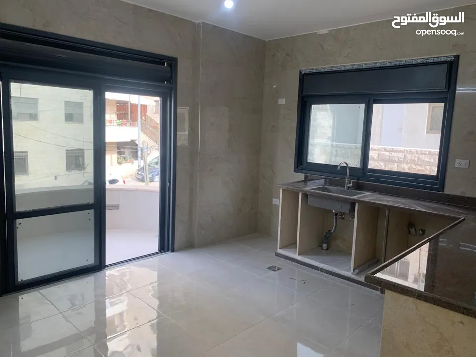 شقة طابو للبيع كاش فقط، نابلس المخفية قرب سوبر ماركت مطاوع عمارة المحسن الطابق الثاني ويوجد مصعد ووا