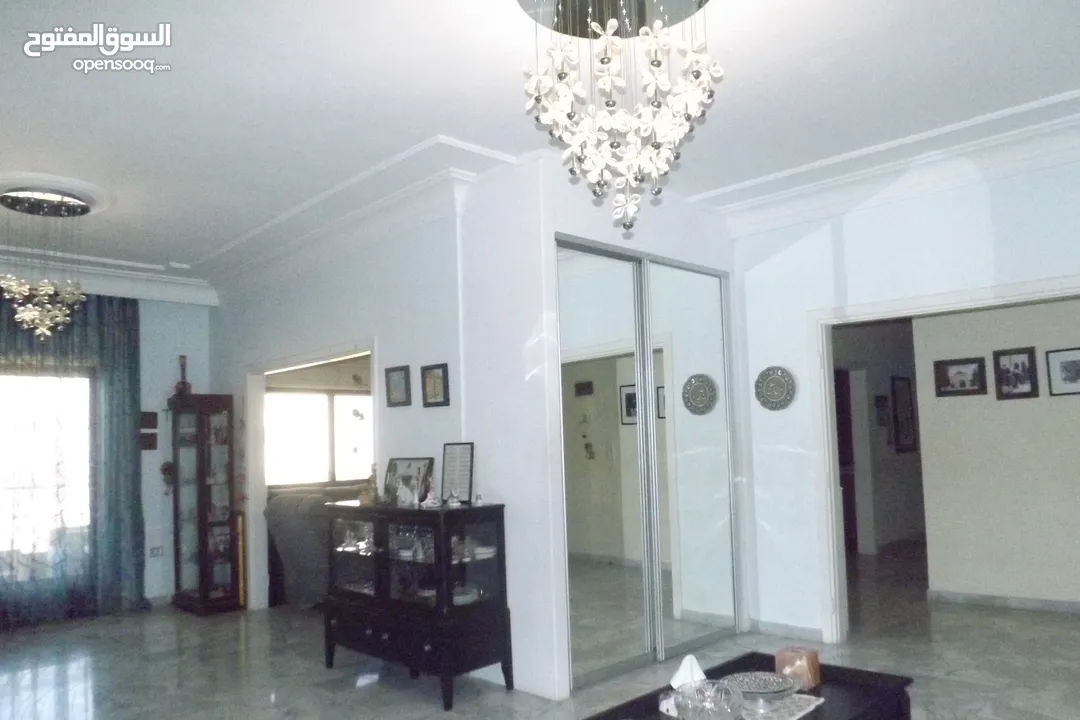 Beautiful location - 3bedroom furnished in Um Uthaiena // موقع جميل - 3 غرف نوم مفروشة في أم أذينة