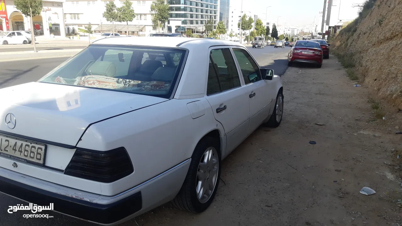 مرسيدس بطه W124 E200 1993 للبيع