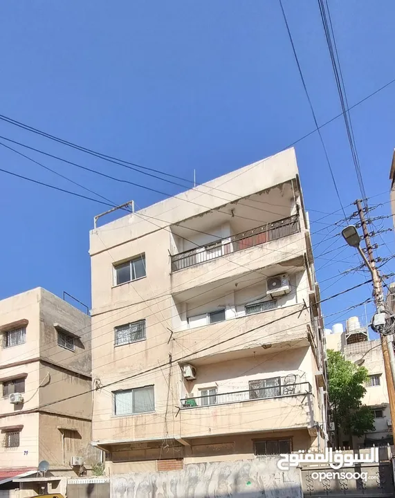 عمارة ثلاث طوابق للبيع في حي نزال (للتواصل يرجى الارسال عن طريق الواتساب)