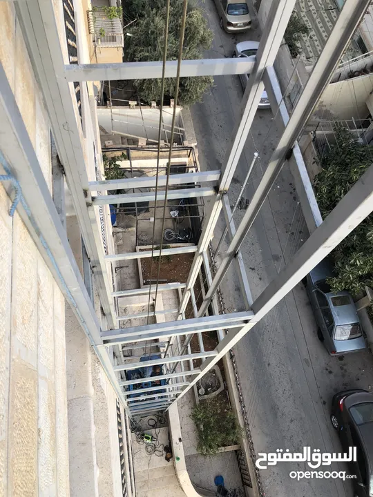 مصعد خارجي كامل مواصفات جيدة جدا مع سيفتي كامل