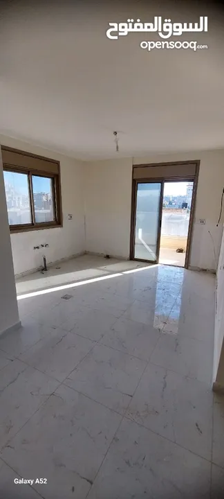 شقة للبيع في سطح مرحبا