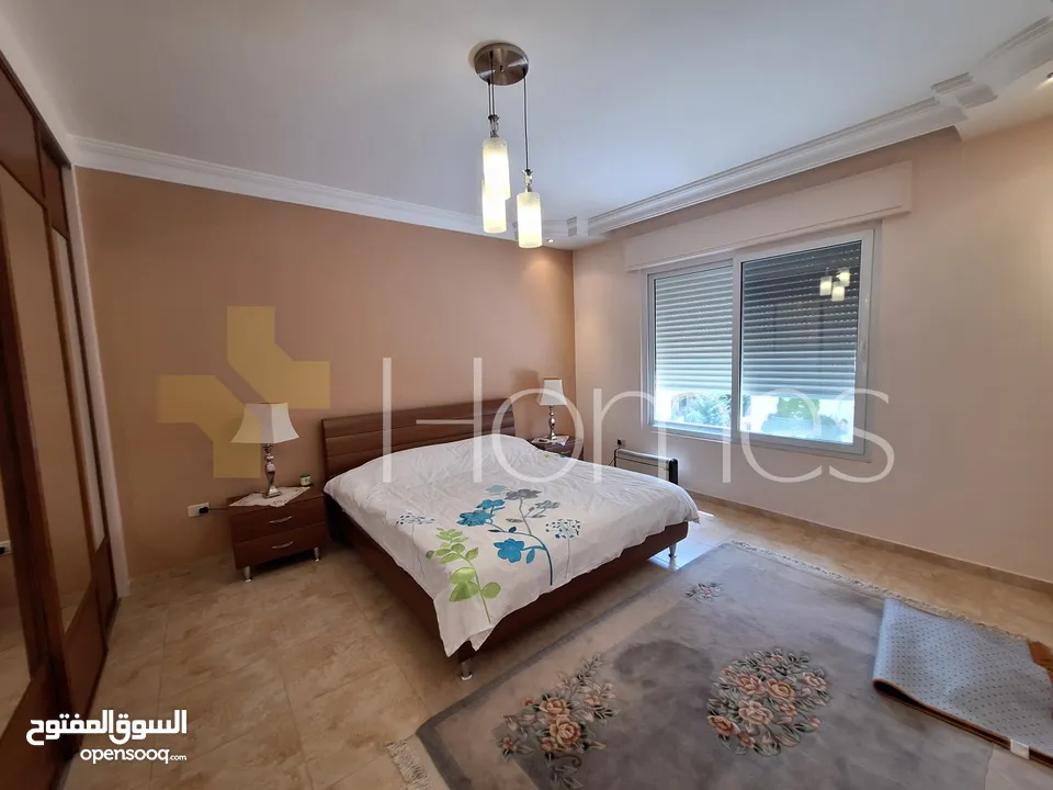 شقة اخير مع روف للبيع في الرابية بمساحة اجمالية 254م